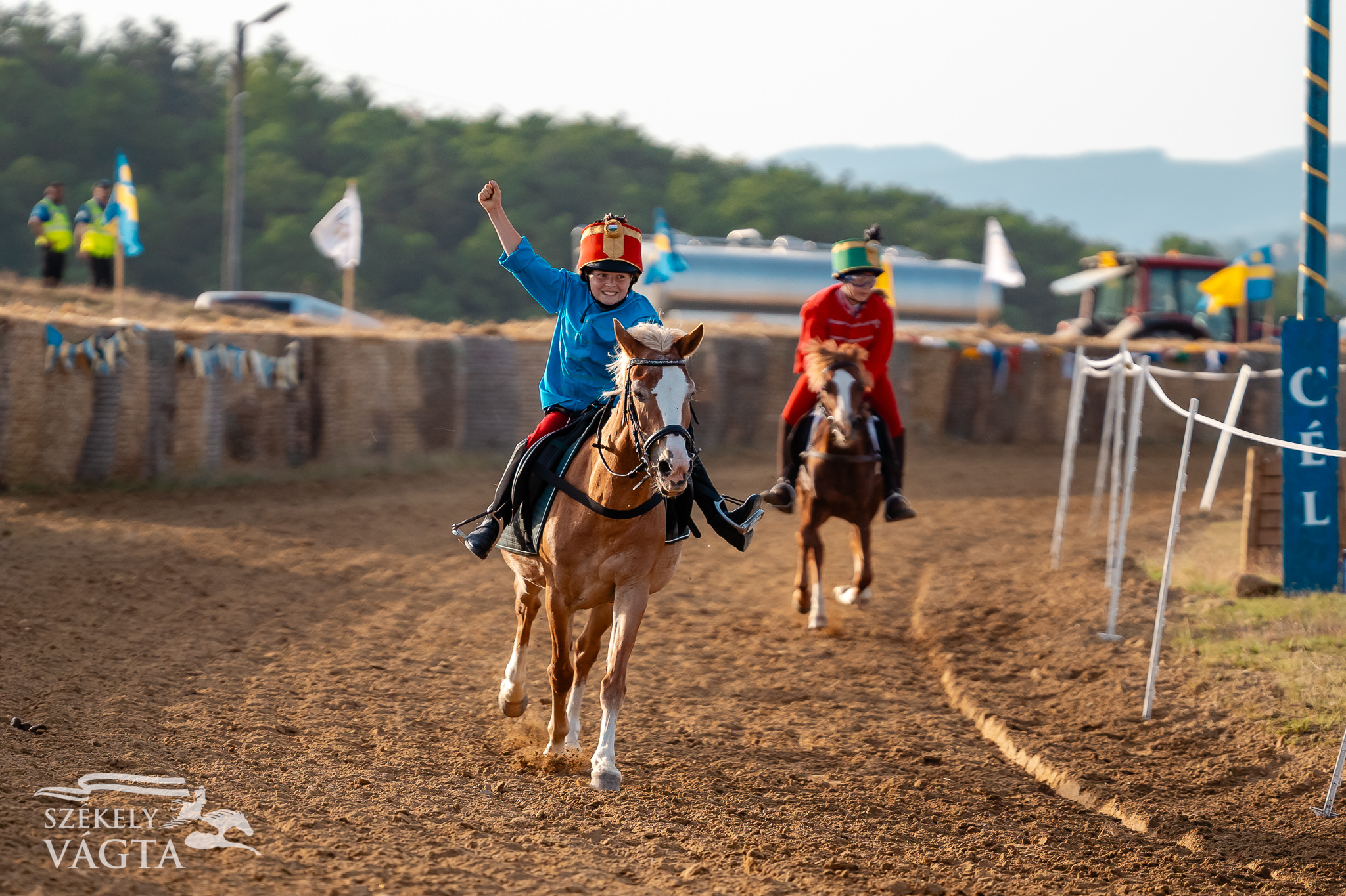 Számos lovas versenyzett a 13. Székely Vágta szombati előfutamain